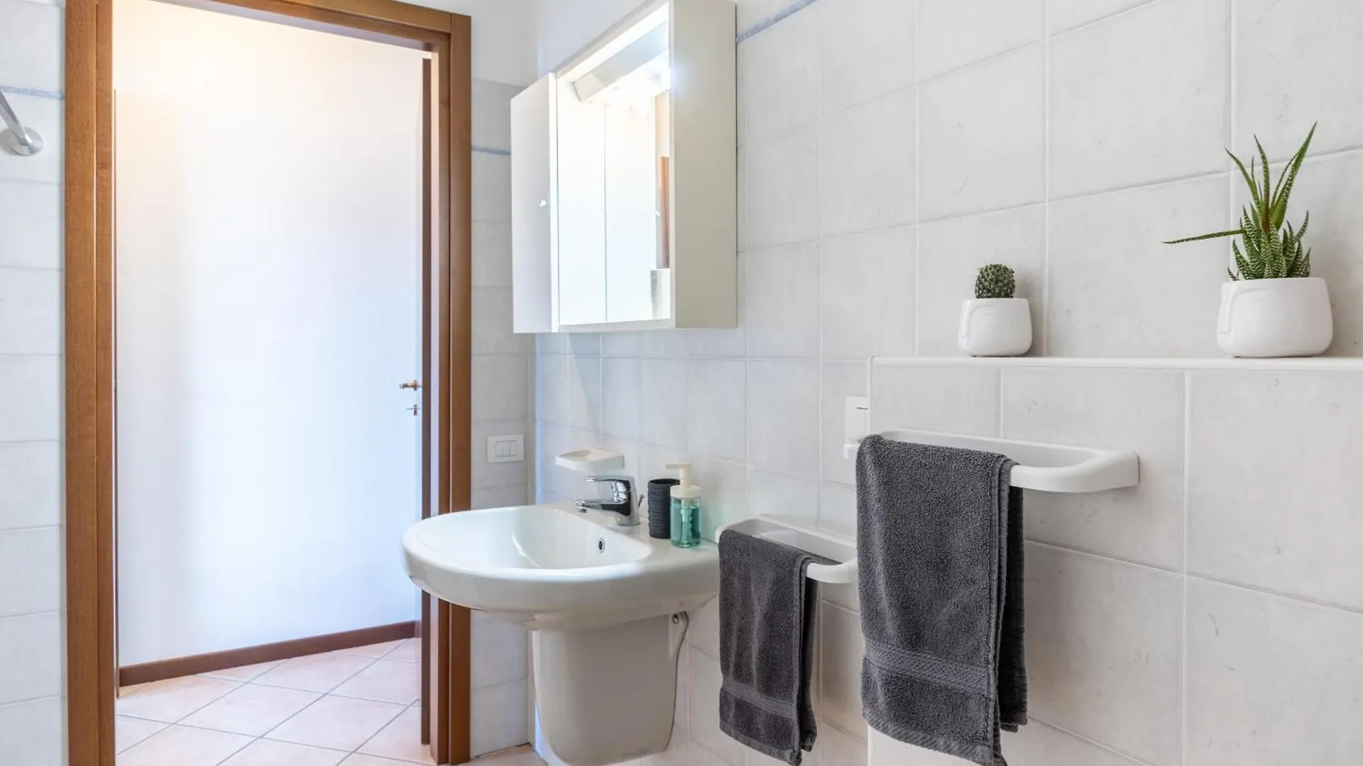 Villa Lago Di Como - Luxury Panoramic Garden - Free Wifi Gera Lario 0*,  Italien